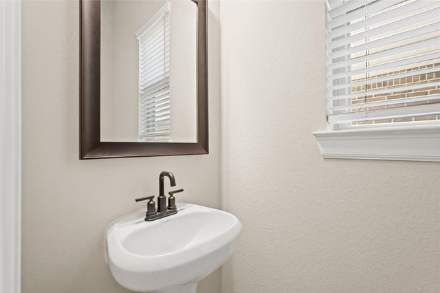 294 Peninsula Point Drive, Montgomery, TX 77356