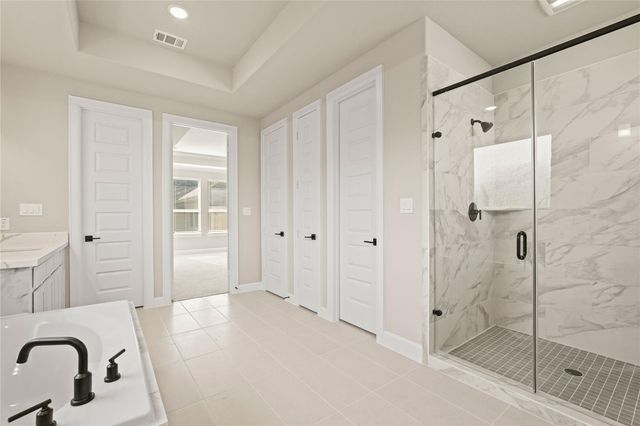 294 Peninsula Point Drive, Montgomery, TX 77356