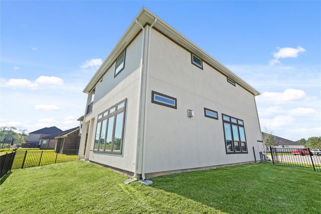 294 Peninsula Point Drive, Montgomery, TX 77356