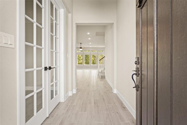 294 Peninsula Point Drive, Montgomery, TX 77356