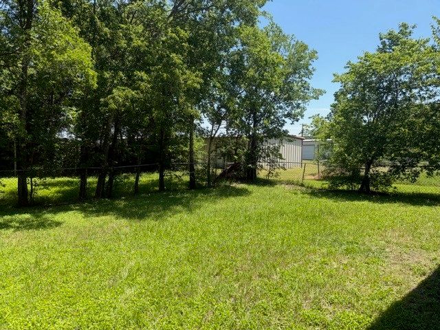 205 E Sabine Street, Groesbeck, TX 76642