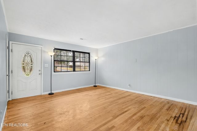 320 Bays Mountain Rd, Knoxville, TN 37920