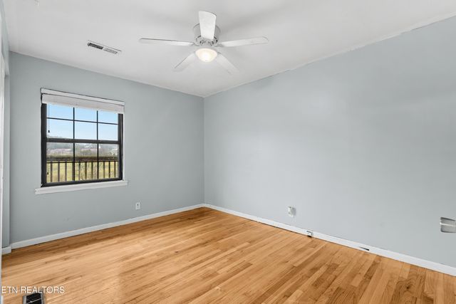 320 Bays Mountain Rd, Knoxville, TN 37920