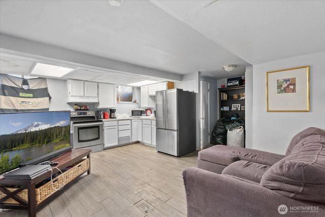 3732 Rockefeller Avenue, Everett, WA 98201