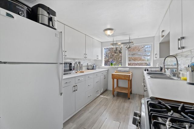 3732 Rockefeller Avenue, Everett, WA 98201