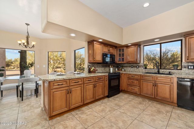 12801 N Kingair Drive, Oro Valley, AZ 85755