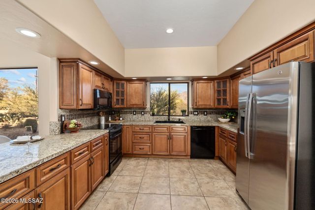 12801 N Kingair Drive, Oro Valley, AZ 85755