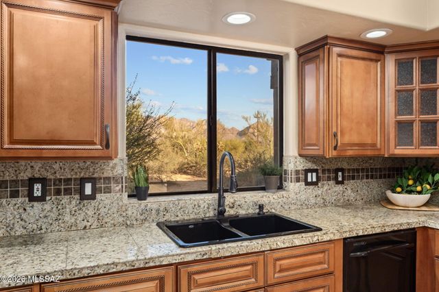 12801 N Kingair Drive, Oro Valley, AZ 85755