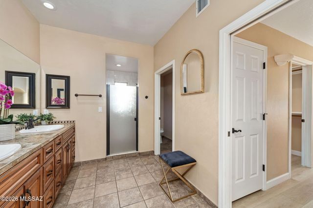 12801 N Kingair Drive, Oro Valley, AZ 85755