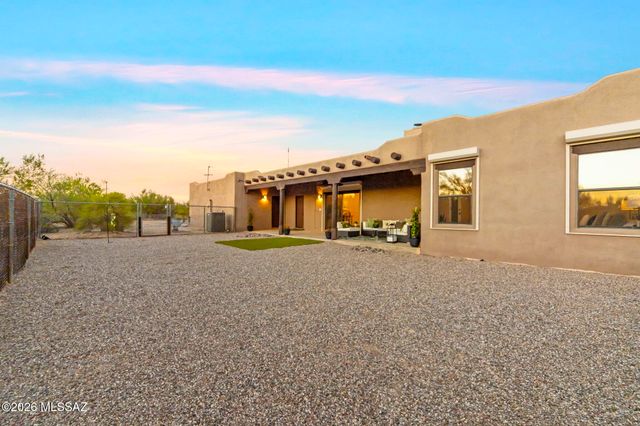 12801 N Kingair Drive, Oro Valley, AZ 85755