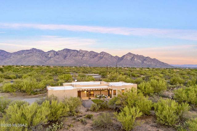 12801 N Kingair Drive, Oro Valley, AZ 85755