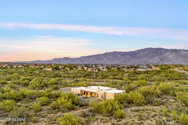 12801 N Kingair Drive, Oro Valley, AZ 85755