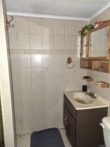 147 Miller Road, Hicksville, NY 11801