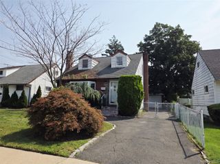 147 Miller Road, Hicksville, NY 11801