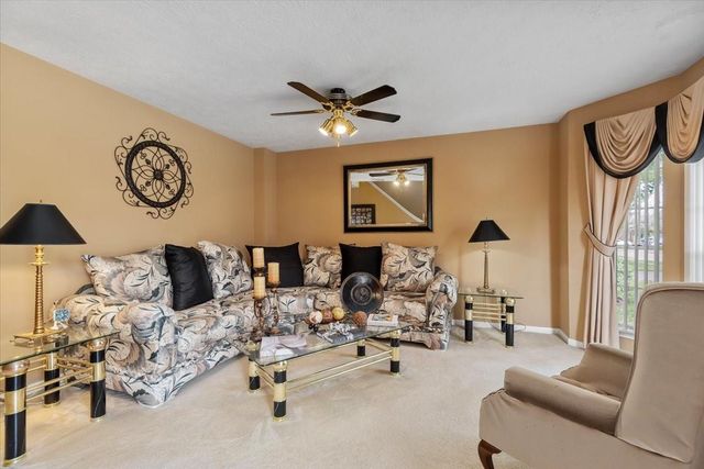 13134 Woodtrek Lane, Houston, TX 77015