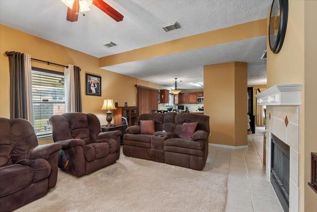 13134 Woodtrek Lane, Houston, TX 77015