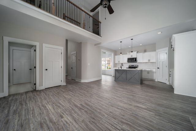 317 Galway Dr, Clarksville, TN 37042