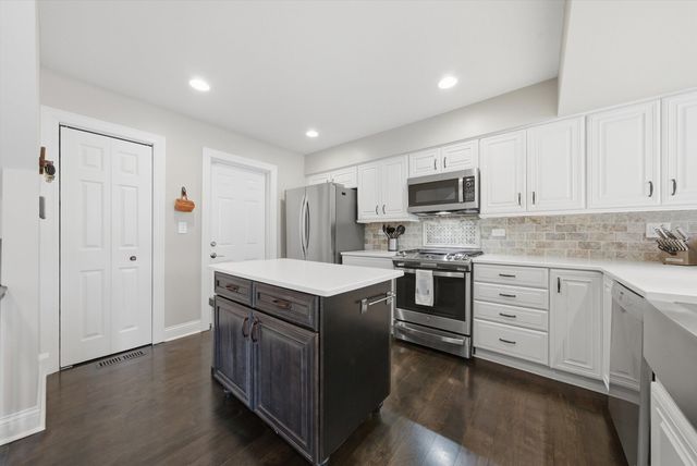 1840 Golf View Drive, Bartlett, IL 60103