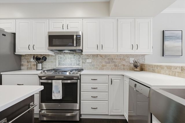 1840 Golf View Drive, Bartlett, IL 60103