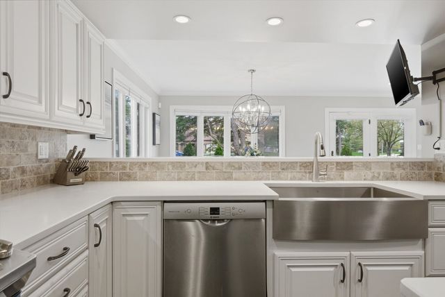 1840 Golf View Drive, Bartlett, IL 60103