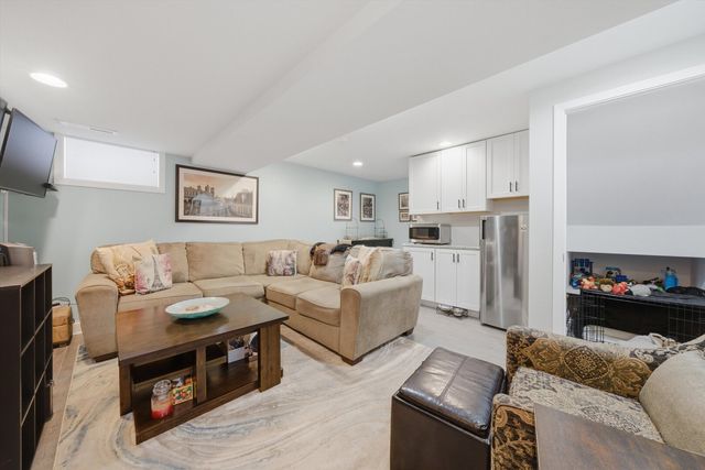 1840 Golf View Drive, Bartlett, IL 60103