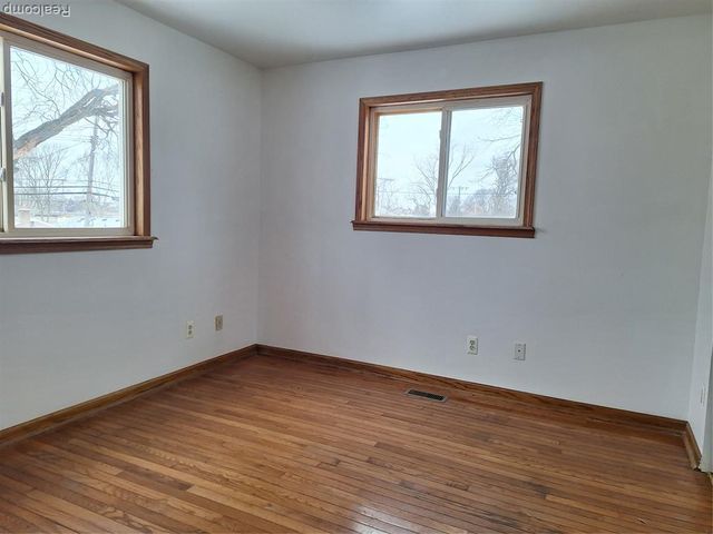 5656 Monroe Street, Dearborn Heights, MI 48125