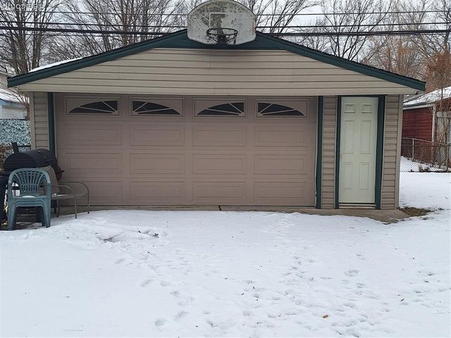 5656 Monroe Street, Dearborn Heights, MI 48125