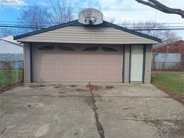 5656 Monroe Street, Dearborn Heights, MI 48125