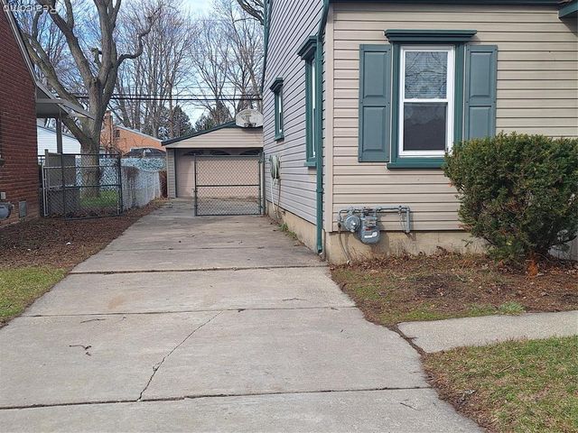 5656 Monroe Street, Dearborn Heights, MI 48125