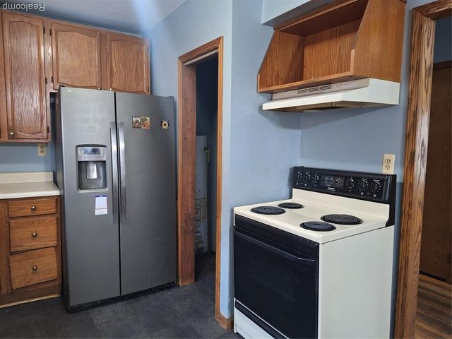 5656 Monroe Street, Dearborn Heights, MI 48125