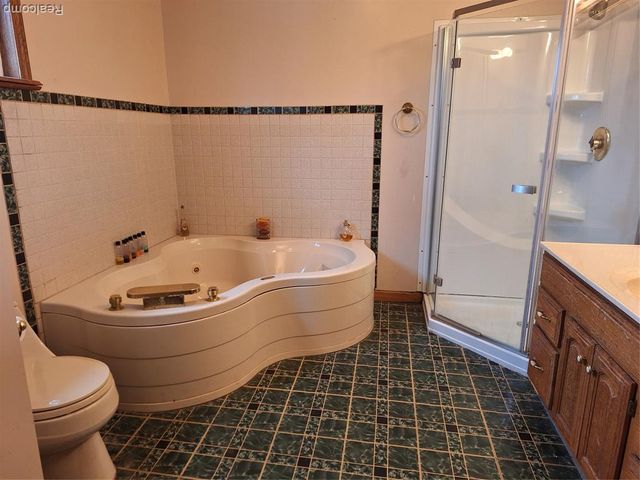 5656 Monroe Street, Dearborn Heights, MI 48125