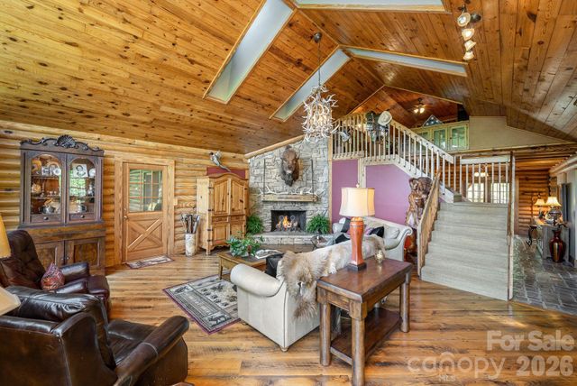 1126 Kilpatrick Road, Hendersonville, NC 28739