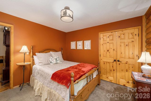 1126 Kilpatrick Road, Hendersonville, NC 28739