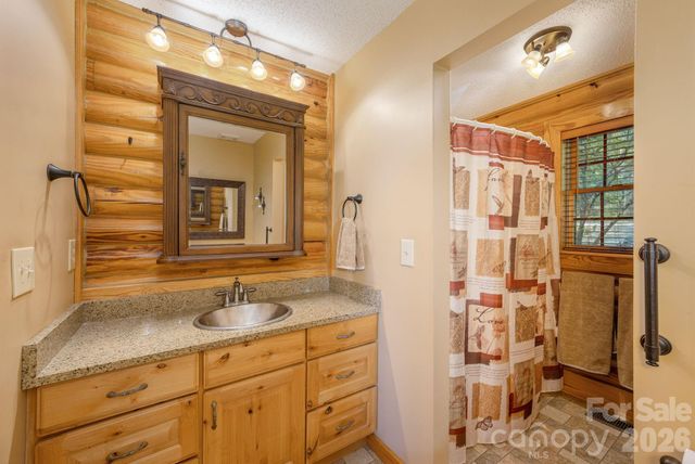 1126 Kilpatrick Road, Hendersonville, NC 28739