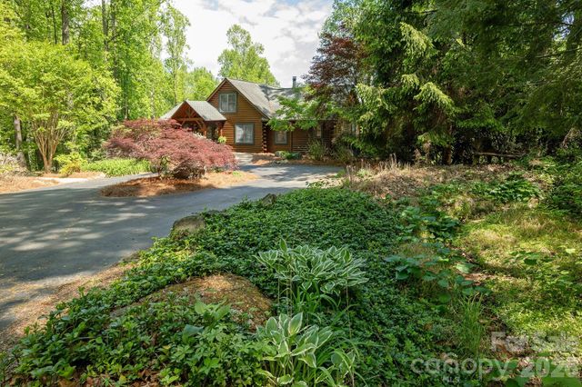 1126 Kilpatrick Road, Hendersonville, NC 28739