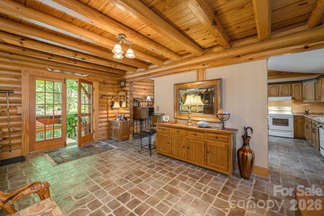 1126 Kilpatrick Road, Hendersonville, NC 28739