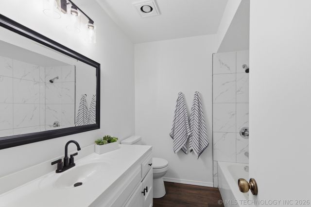 8008 E Madison Street, Broken Arrow, OK 74014