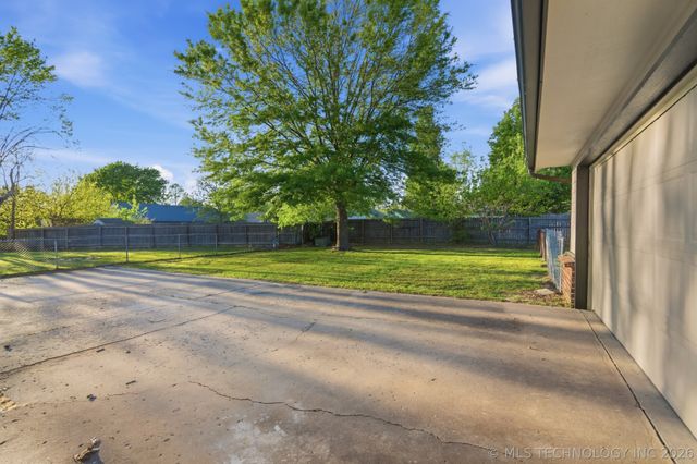 8008 E Madison Street, Broken Arrow, OK 74014