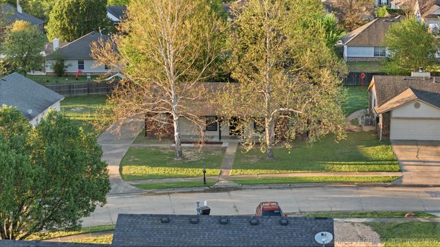 8008 E Madison Street, Broken Arrow, OK 74014