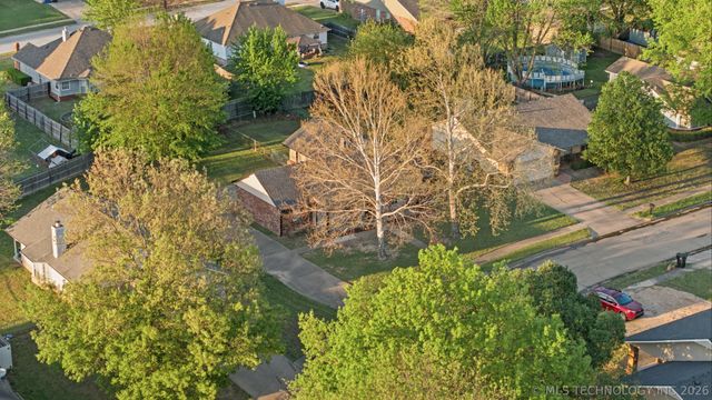 8008 E Madison Street, Broken Arrow, OK 74014