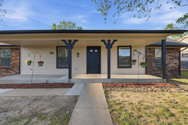 8008 E Madison Street, Broken Arrow, OK 74014