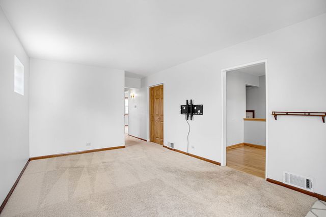2217 Keystone Avenue, North Riverside, IL 60546