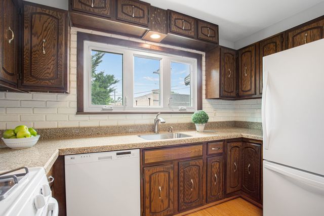 2217 Keystone Avenue, North Riverside, IL 60546