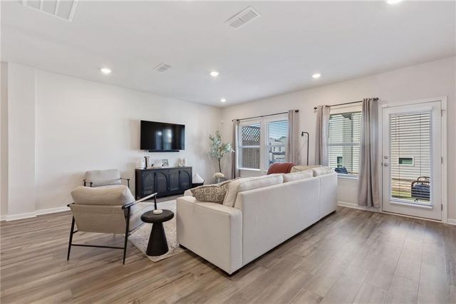 4397 Treadle SW Road, Mableton, GA 30126