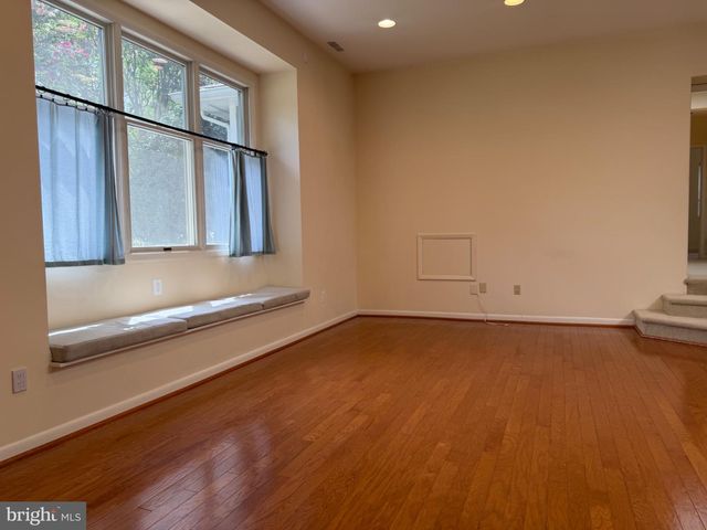 6411 11TH ST N, Arlington, VA 22205