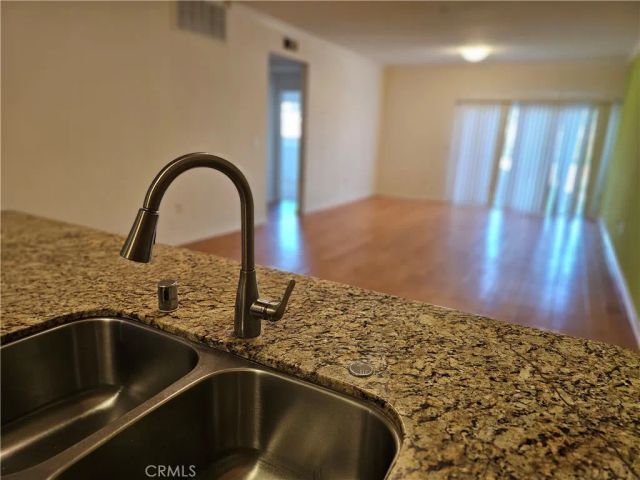 214 S Alexandria 203, Los Angeles, CA 90004