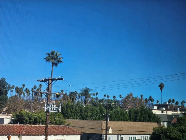 214 S Alexandria 203, Los Angeles, CA 90004