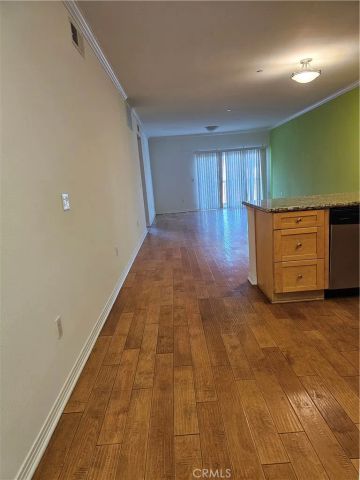 214 S Alexandria 203, Los Angeles, CA 90004