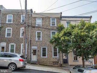 235 HERMITAGE ST, Philadelphia, PA 19127