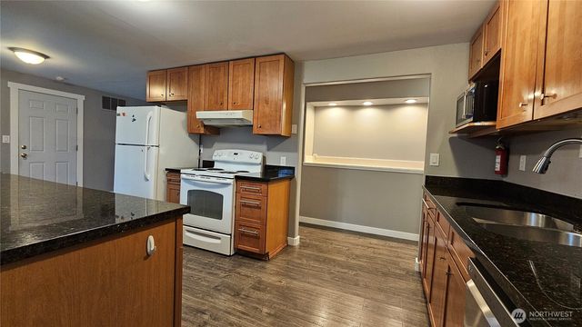 12828 111th Avenue NE, Kirkland, WA 98034